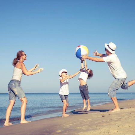 Blue Dolphin Holiday Park Gristhorpe Buitenkant foto