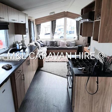 Blue Dolphin Holiday Park Gristhorpe Buitenkant foto