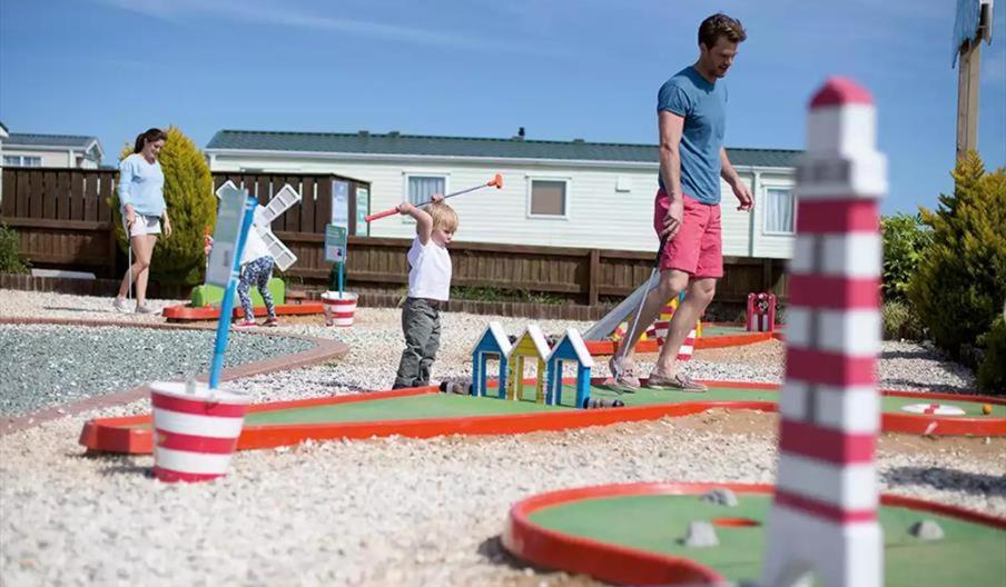 Blue Dolphin Holiday Park Gristhorpe Buitenkant foto