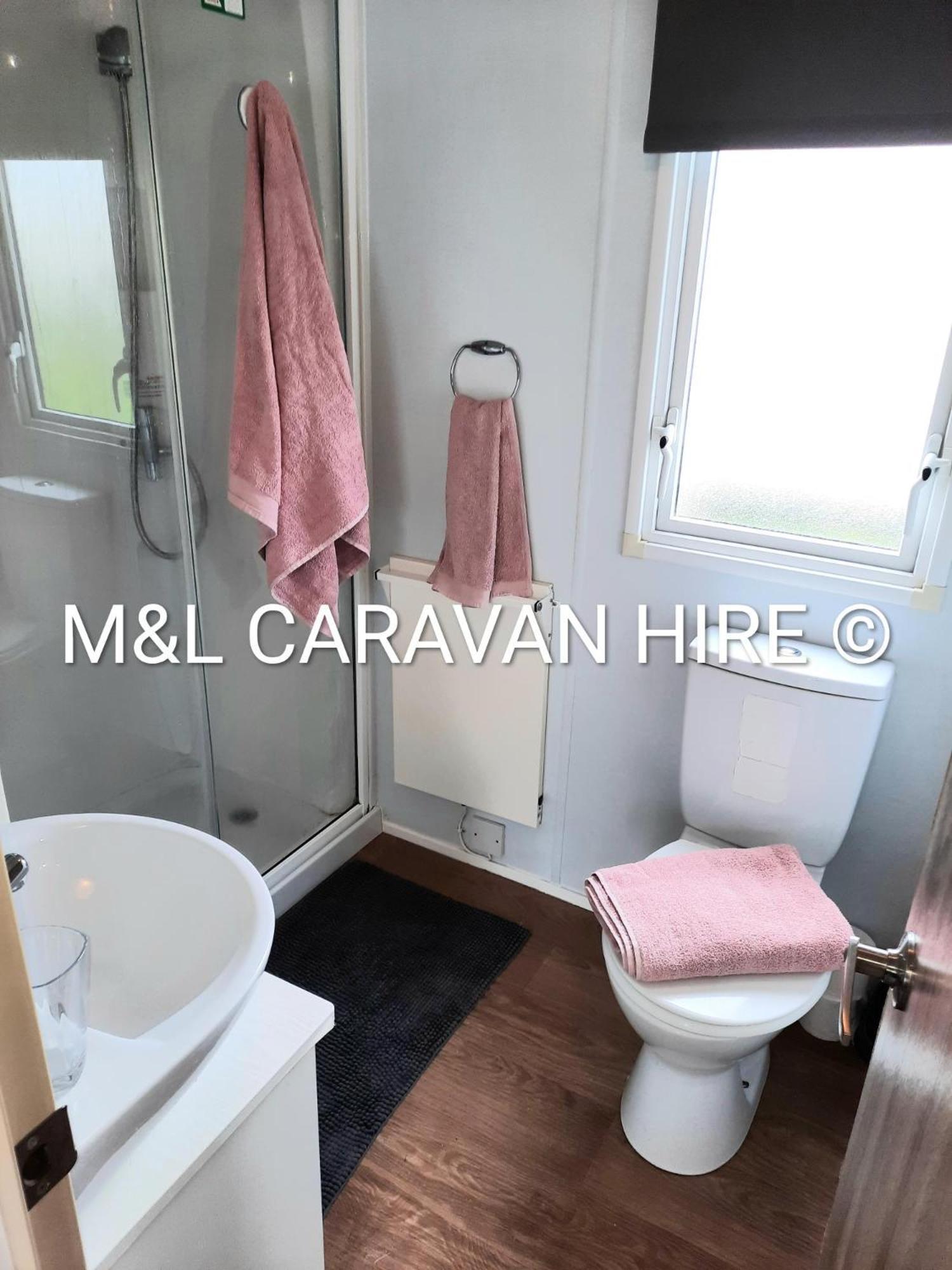 Blue Dolphin Holiday Park Gristhorpe Buitenkant foto